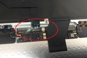 MacbookAir A1465 11インチ水没クリックパッド交換の画像
